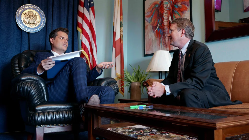 Republikanerna Matt Gaetz och Thomas Massie som för en omöjlig och kanske inte helt genuin kamp mot lobbyismen i Washingtons kongress. Pressbild.