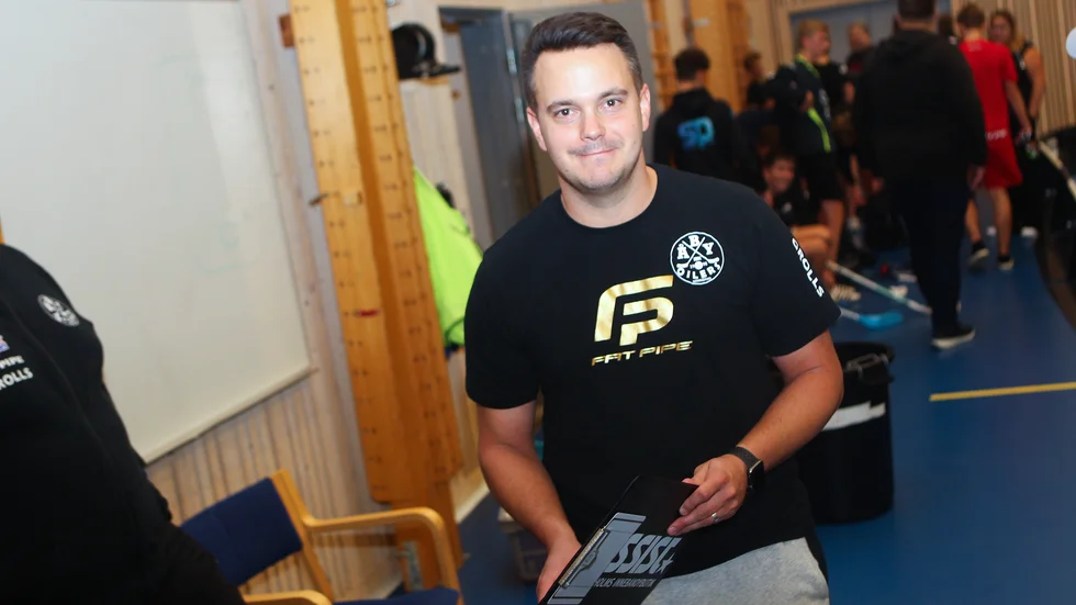 Tommy Karlsson och Åby Oilers har ett hårt jobb att göra i allsvenskan.