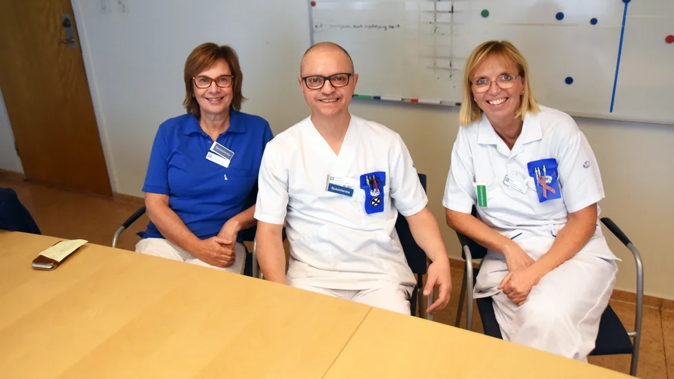 Anne-Lie Neuman, Eduardo Bravo och Maud Eloff-Johansson har arbetat länge inom Närsjukvården i Finspång och ser alla fram emot flytten till nya vårdcentrum och en betydligt bättre arbetsmiljö.