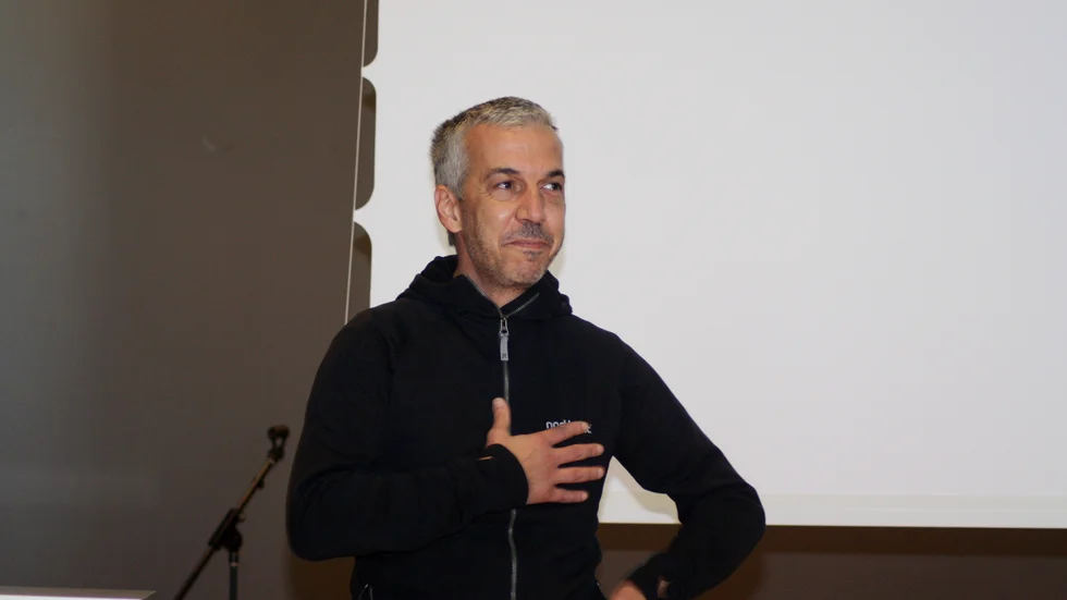 "Det är känslosamt att möte den första gruppen som utbildas till operatörer här i Skellefteå. De är pionjärerna", säger Paolo Cerruti.