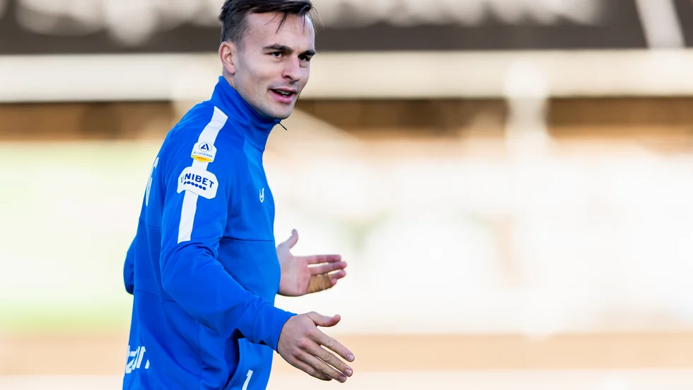 "Otroligt tråkigt att det är negativa saker som kommer ut från IFK Norrköping. Jag är från staden och spelar för klubben som man har drömt att spela för. Jag vill bara att föreningen ska må bra". 