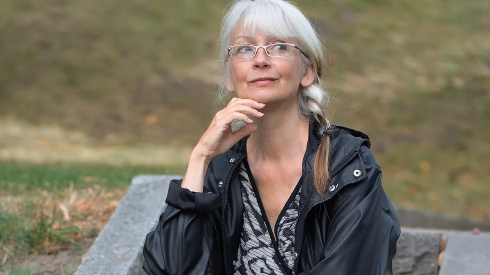 Inger Edelfeldt har sedan debuten 1977 med "Duktig pojke" gett ut fler än tjugo böcker för såväl vuxna som ungdomar. Senast gav hon ut sina samlade noveller i boken "Novellerna" (2019).