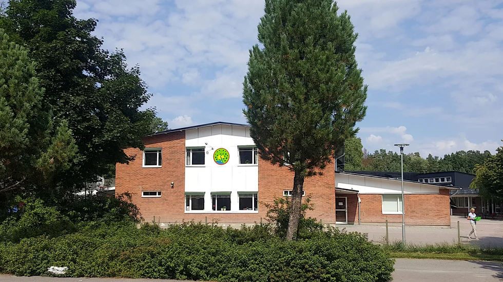Inför hösten införs nya rutiner där skolinspektionens rapporter delges utbildningsnämndens arbetsutskott, skriver Linda Lindahl. På bilden Bergvretenskolan.