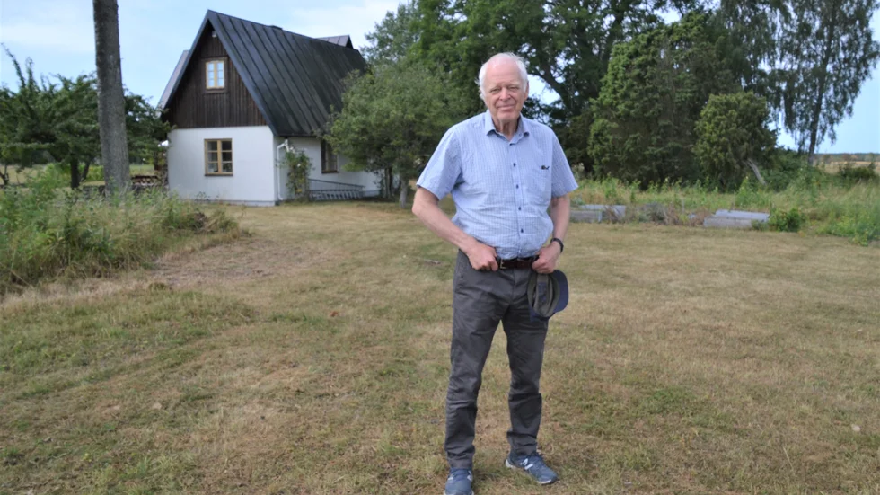 Thomas Hammarberg, deltidsboende i Vamlingbo, tog emot Nobels fredpris för Amnesty internationals räkning. Nu sitter han i riksdagen för socialdemokraterna - men får på grund av sin ålder inte komma tid.