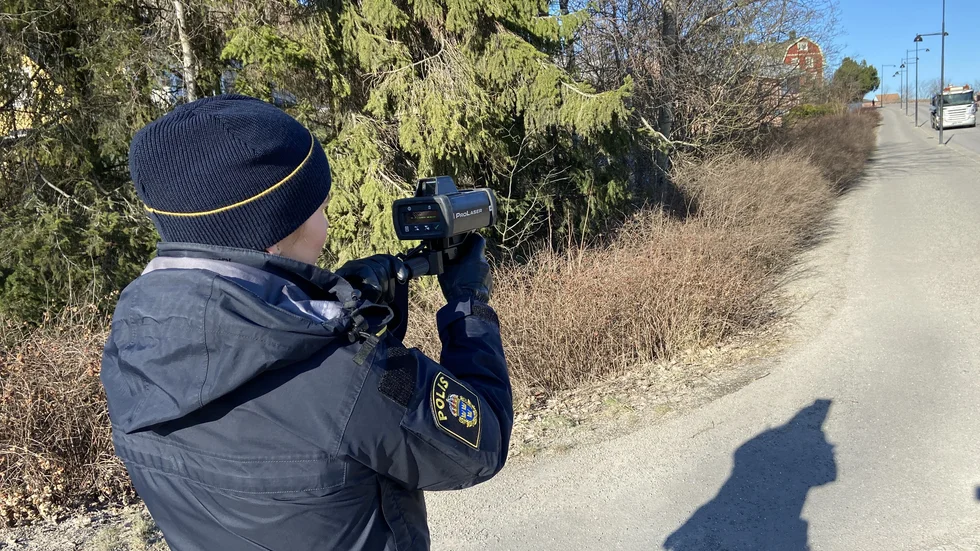 Områdespolisen och trafikpolisen samarbetade med hastighetskontroller på måndagen, bland annat på Östra storgatan i Gnesta.