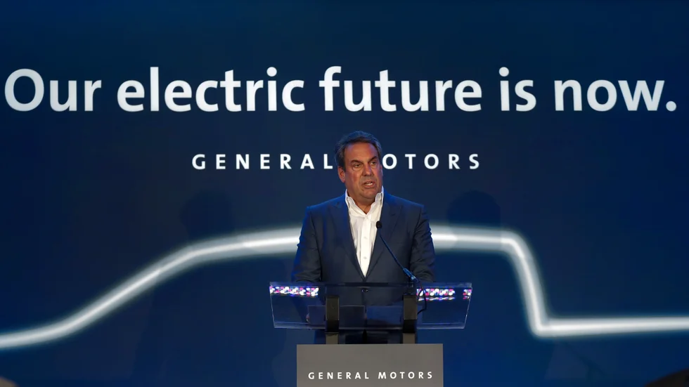 Mark Reuss, ordförande i GM, General Motors ser elbilar som en framtid. Och det gör andra biltillverkare också, så att det blir brist på halvledare. Arkivbild.