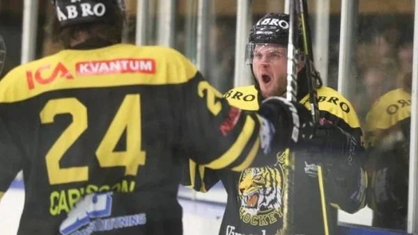 Pontus Näsén spelade i Vimmerby Hockey säsongen 18/19. 