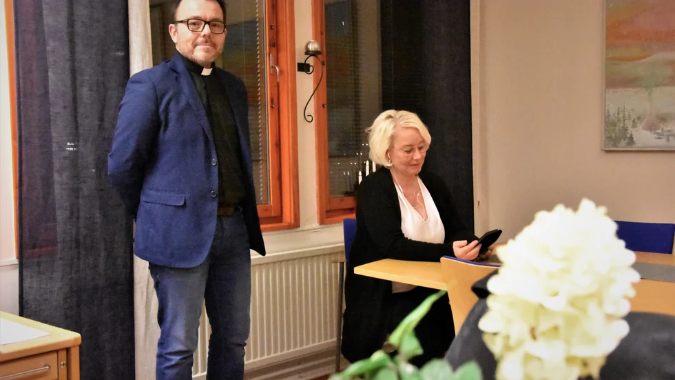 I mars/april började Ann-Kristin Myllymäk ringa de äldre i församlingen och har fortfarande många samtal kvar.