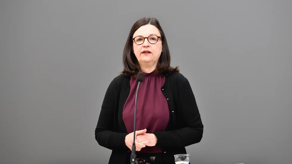 Anna Ekström är utbildningsminister och sålunda ytterst anvarig för de problem som debattören lyfter fram.