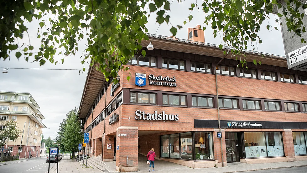 Skellefteå kommuns vikarier behandlas sämre än ordinarie personal, menar skribenten.
