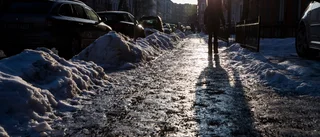 Utebliven snöröjning av trottoarer väcker frågor 