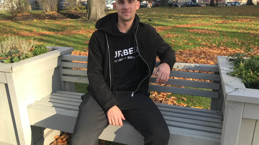 Försvararen Jesper Merbom Adolfsson är redo för match igen, hemma mot Qviding på lördagen. Motala AIF har inte gett upp i botten. "Vi går för fyra raka, ska ta så många poäng vi kan", säger Jesper.