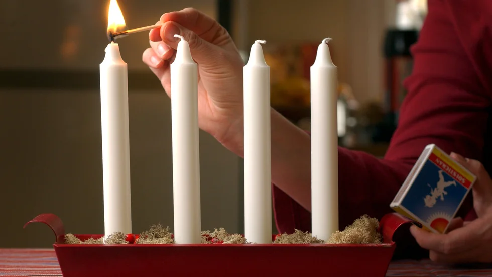 "Varför kan man inte återgå till tidigare traditioner med gudstjänst i samtliga kyrkor i församlingen under första advent" skriver insändarskribenten.