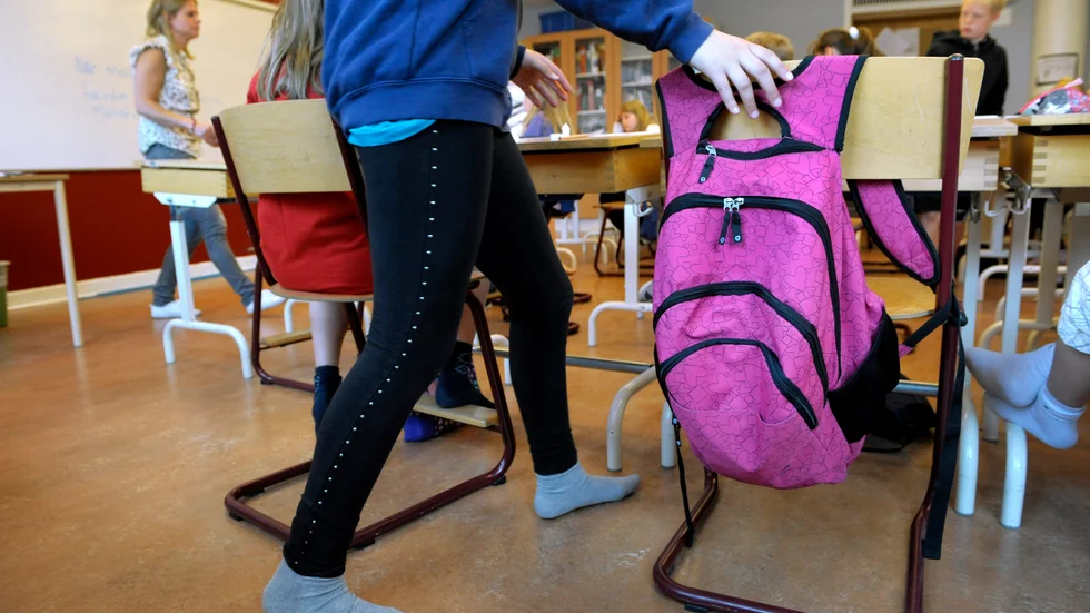 "Just nu ser vi skolor med massor med personal som är rejält sjuka och smittade av covid-19", skriver insändarskribenten. (Arkivbild)