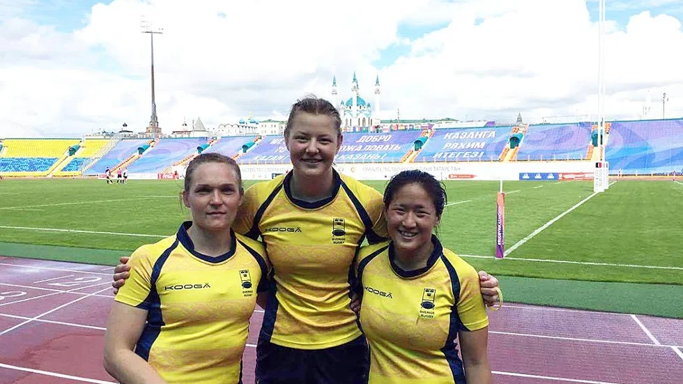 I Ryssland. Emma Skagerlind,Sanna Vestman och Minnona Nunstedt under turneringen i Kazan.