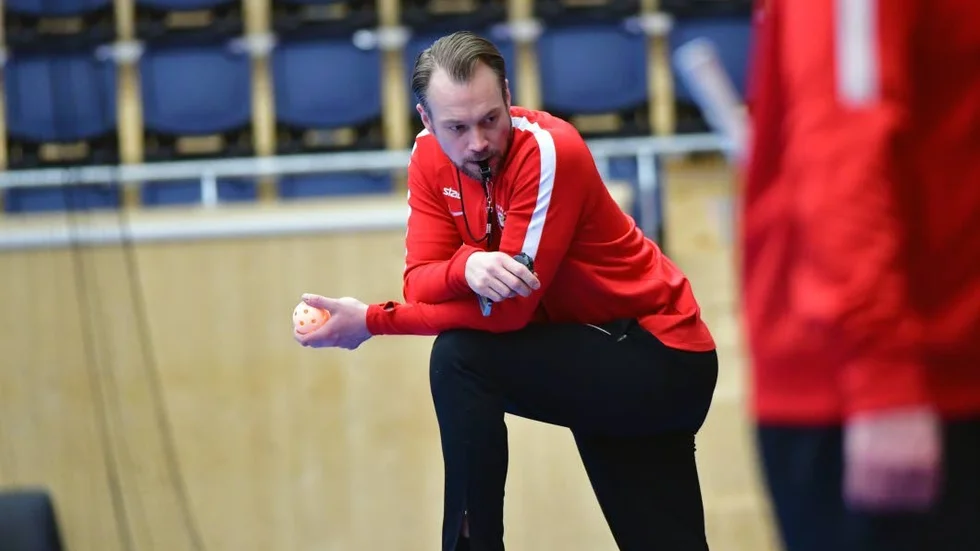 Är gärna favorit. Hannes Öhman och hans Storvreta tar gärna på sig favoritskapet trots att Mullsjö vann den första matchen i semifinalserien i bäst av sju.