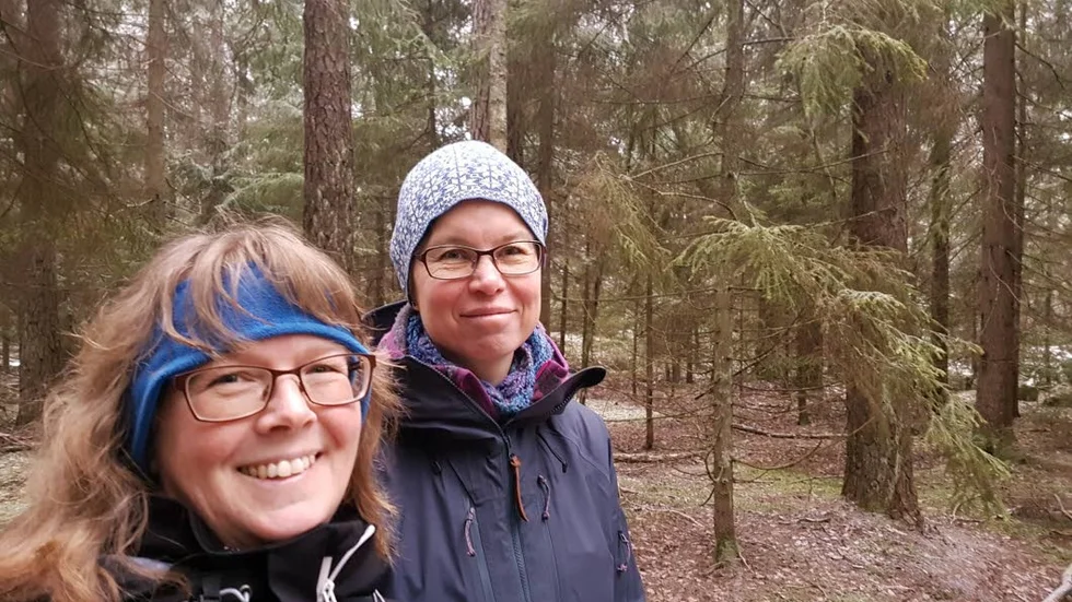 På olika sätt. För Karolina Vessby och Agneta Säfsten är det viktigt att alla får möjlighet att komma ut i skogen på sina villkor.