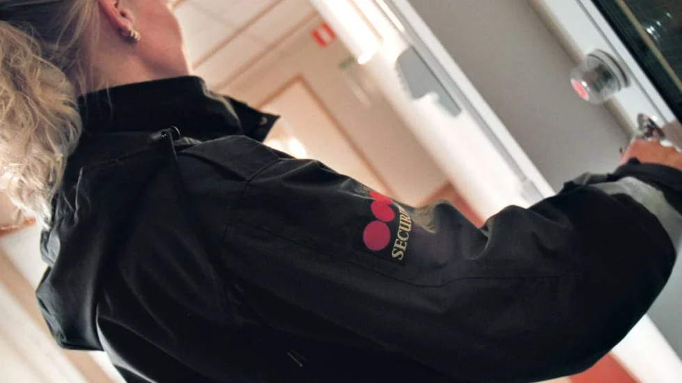 Stöd. Väktare kan tas in i den kommunala verksamhetenför stöttning i hotfulla situationer.