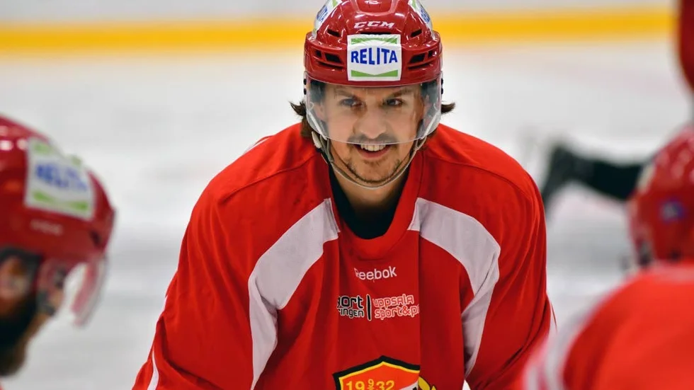 Imponerar. Viktor Hertzberg kom från Hudiksvall i division I och trots att han har spelat bara 23 matcher (av 41) så ligger han tvåa i interna poängligan.