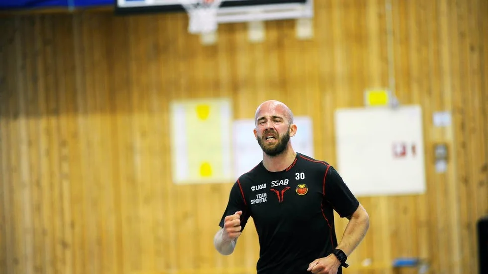 David Rautio, vill hålla den långa hockeykarriären vid liv.