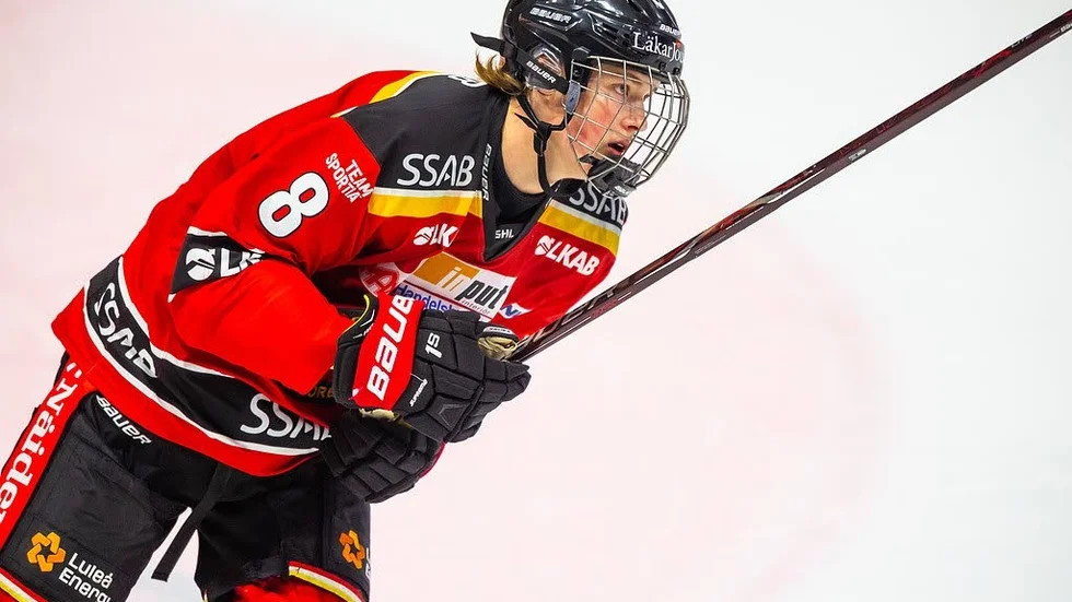 "Han är skicklig med pucken och en rätt så bra åkare", säger chefsscouten Håkan Andersson om Luleåtalangen.