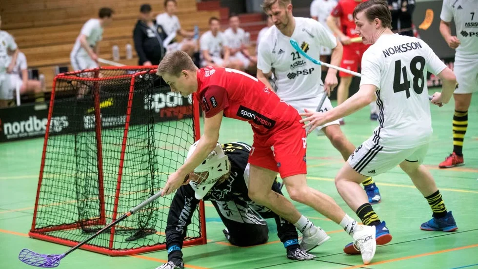 Erik Nilsson gjorde ett av Wibax mål då man föll med 3-9 mot AIK på bortaplan. (Arkivbild).