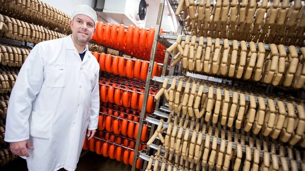 Magnus Nilsson är vd vid Nyhléns Hugosons, som producerar 4500 ton charkuterier varje år.