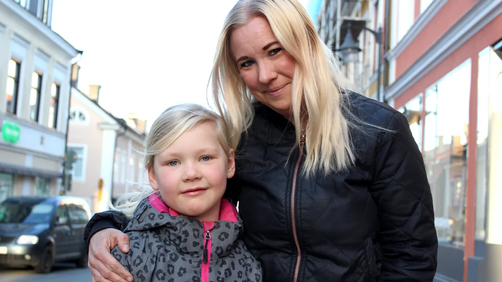 Blenda Bergqvist och mamma Ida Gustafsson trivdes. De hittade lite kläder att handla visade det sig när vi stötte på varandra lite senare.