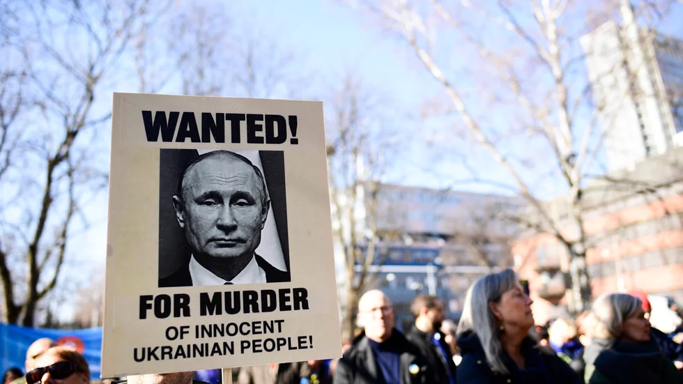 Demonstrationer utanför Rysslands ambassad Stockholm. Arkivbild.
