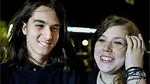 Pascal Belzu Mannberg och Hanna Axelsson gör praktik vid en filminspelning.