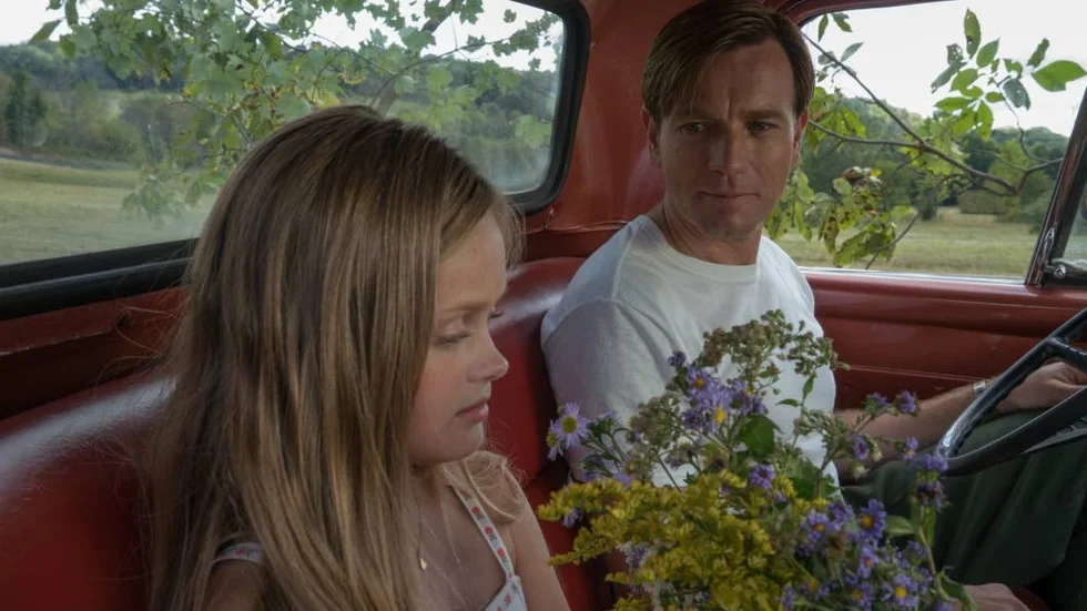 Dakota Fanning och Ewan McGregor spelar doter och far i "American pastoral".