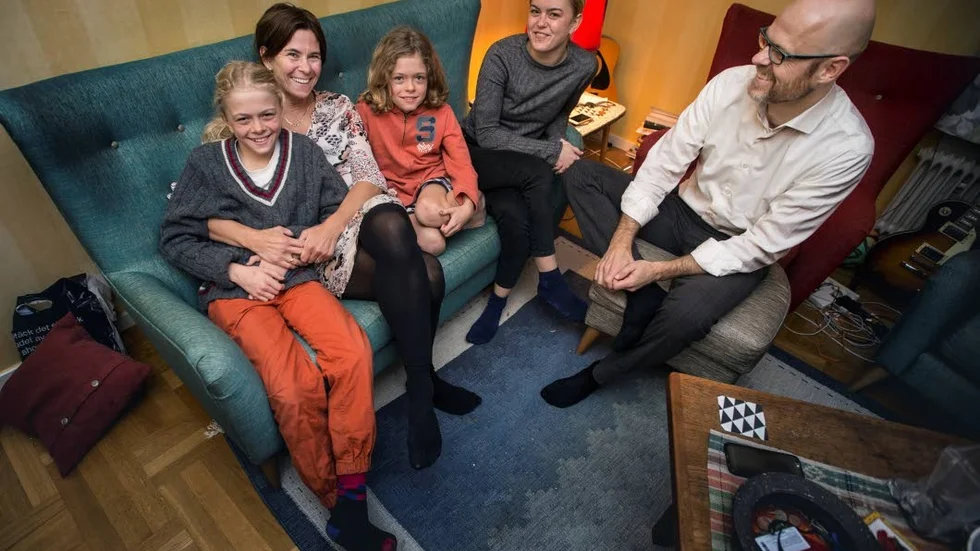 Hemma hos familjen Trost-Fransson får barnen lära sig att tänka på att de en dag ska klara sig själva ekonomiskt. Från vänster Wilbur, Johanna, Werner, Eugenia och Jonas.