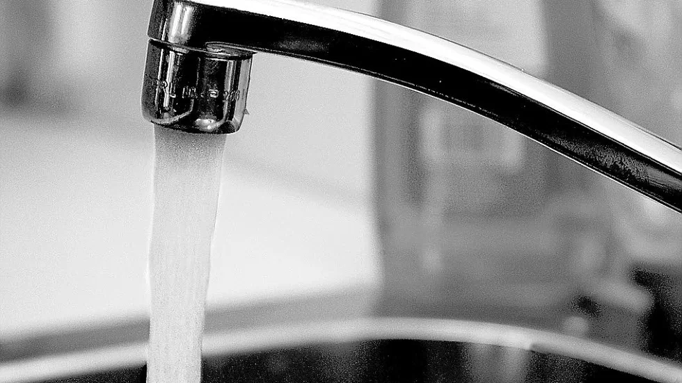 Ansvariga uppmanar befolkningen i  Porjus att även i fortsättningen koka vattnet. Detta efter att de första provresultaten anlänt på tisdagen.
