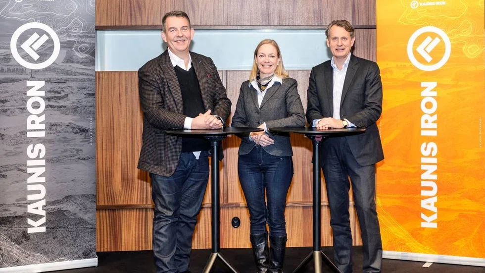 Ledningen. Per-Erik Lindvall, styrelseledamot Kaunis Iron, Åsa Allan, platschef, Anders Sundströn, ordförande Kaunis Iron. "Min utgångspunkt är att Kaunisvaara är vår stationeringsort. Därför vi vill attrahera de som vill?bo här", säger Åsa Allan.