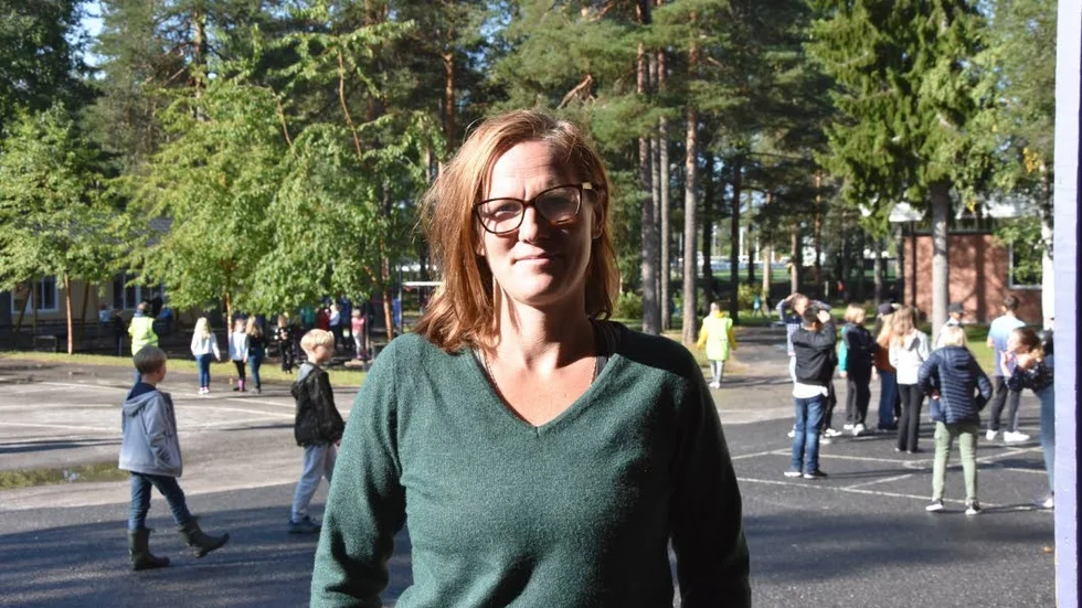 Samtliga lärare på Mandaskolan på Bergnästet är behöriga. Rektorn Lisa Spegel är nöjd. "Jag har haft otroligt tur", säger hon glatt.