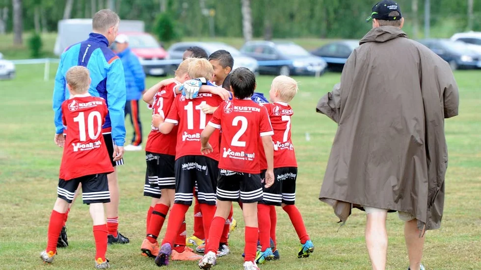 Från 50 kronor upp till 1 500 kronor kostar det för ungdomar om de vill spela fotboll i någon av kommunens klubbar.