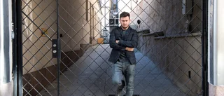 De talar om kriget trots att det är förbjudet