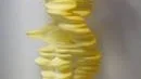 En modell av Tony Craggs över sex meter höga skulptur Helix som kommer att pryda Uppsala resecentrum.