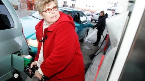 Eva Girgensohn, Vattholma, gillar inte den nya bensinskatten.