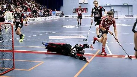 Mattias Samuelsson lägger in drömmålet som betydde 5-4.