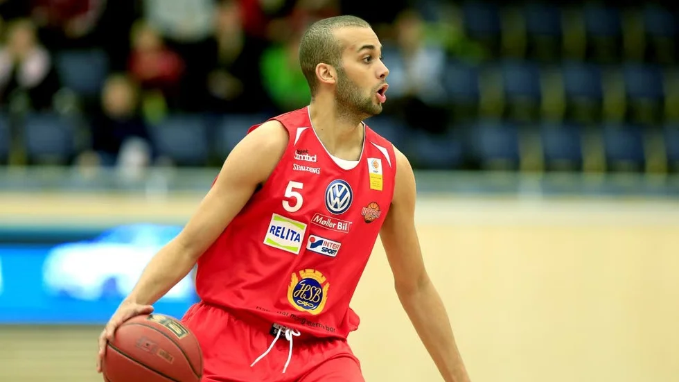 Andreas Person kan hamna i Italien.