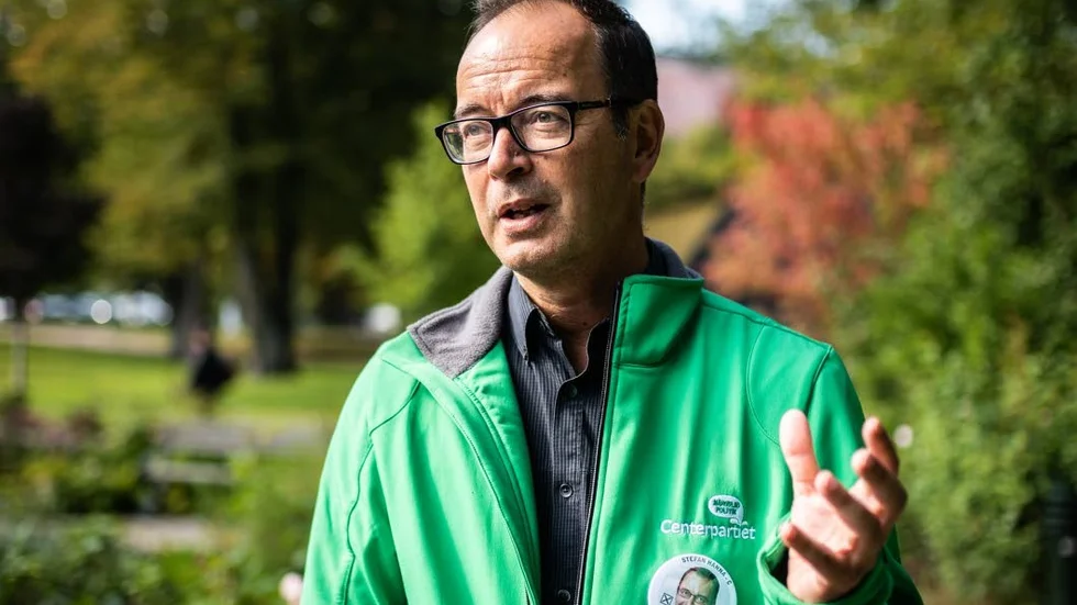 Stefan Hanna (C).