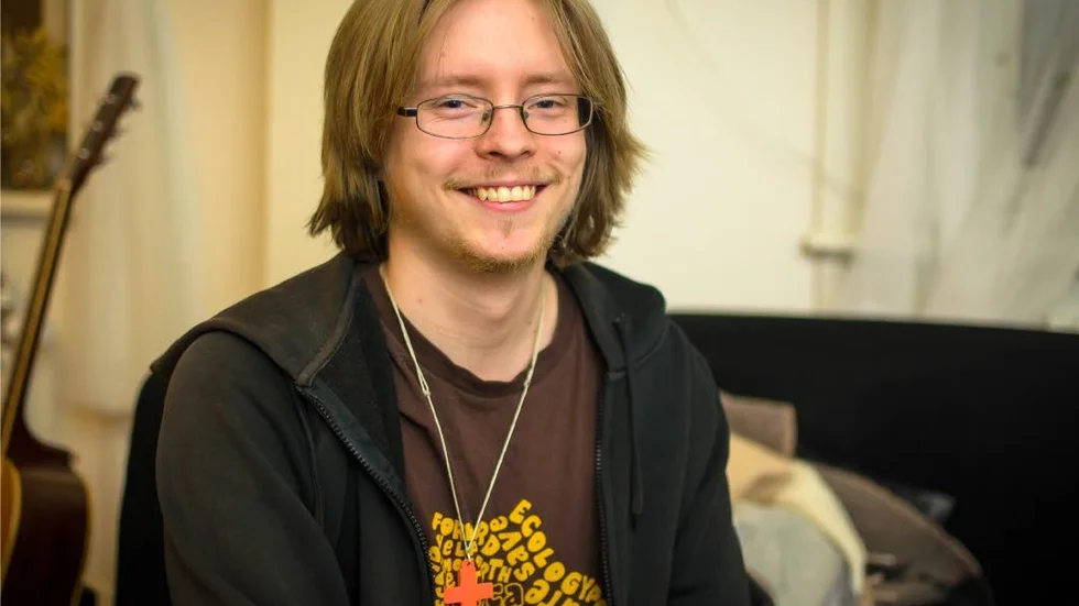 Lögn. Motsättningen mellan bistånd och invandring är falsk, eftersom invandrare ger bistånd, skriver Micael ­Grenholm.