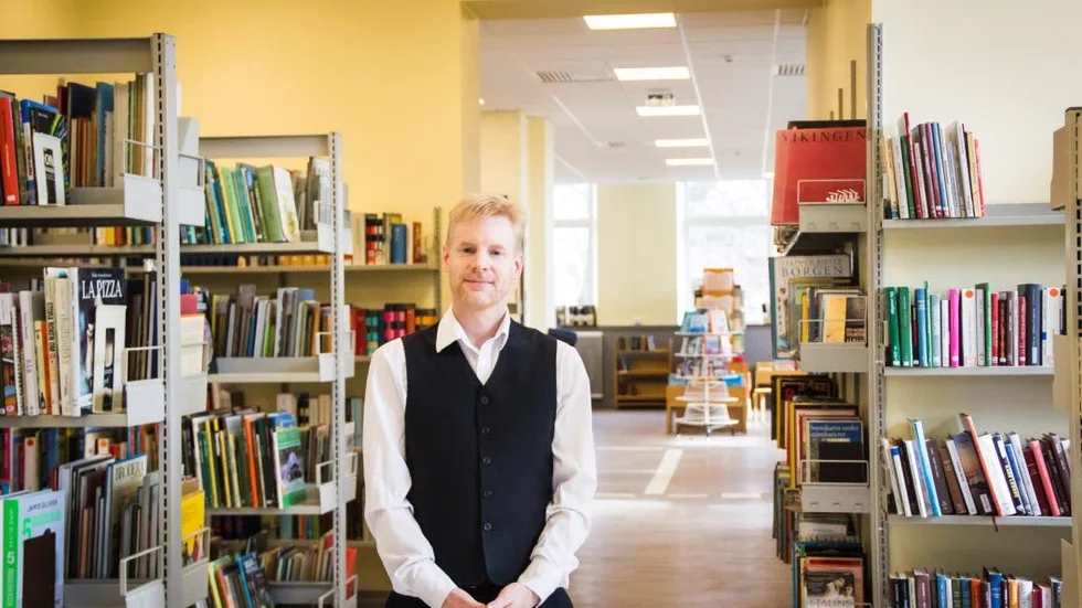Magnus Åberg, bibliotekschef på Östhammars kommun, berättar att personalen tyckte att det var viktigt med ett stort och öppet bibliotek.