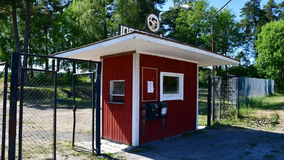 Matchen spelas på Idrottsgården i Gimo.