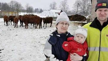 Maria och Torbjörn Karlsson, Skarpfors, Munga, Tierp, satsar på Krav-produktion av nötkött från svensk rödkulla.