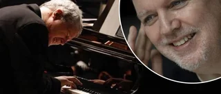 Möt Niklas Sivelöv – Skelleftesonen som blev en världsberömd pianist • Spelar i Sara kulturhus ikväll 