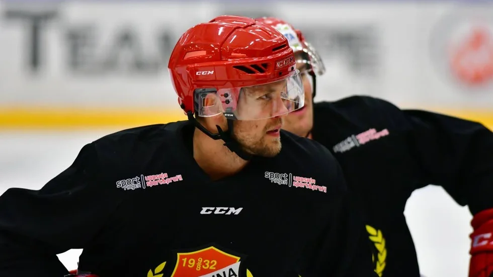 Tobias Hage fick en smäll mot Leksand och kan bli borta länge.