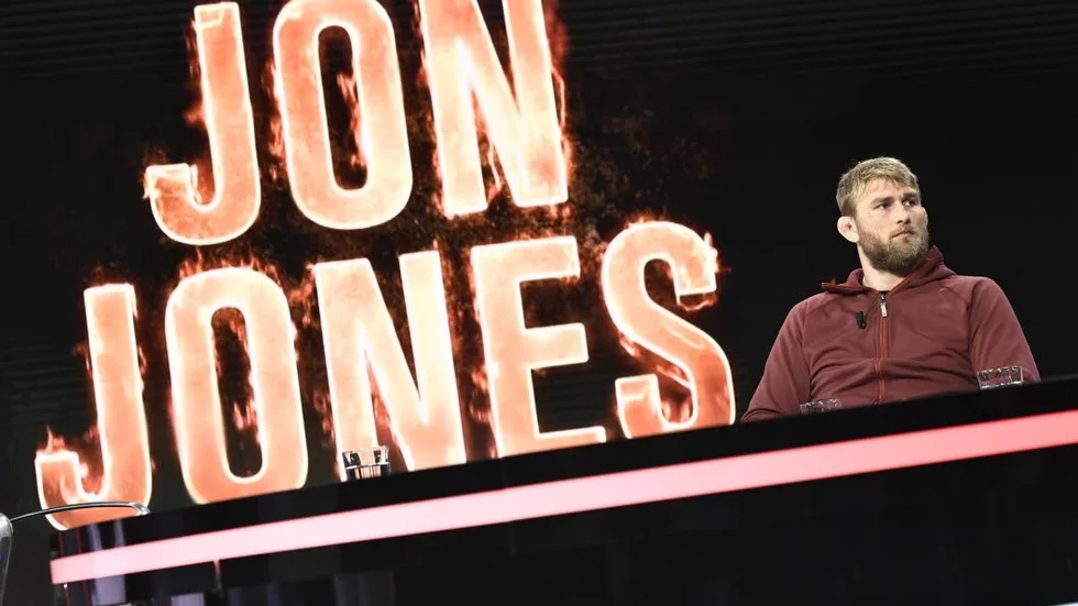 Alexander Gustafsson håller pressträff inför nattens möte med Jon Jones i UFC.