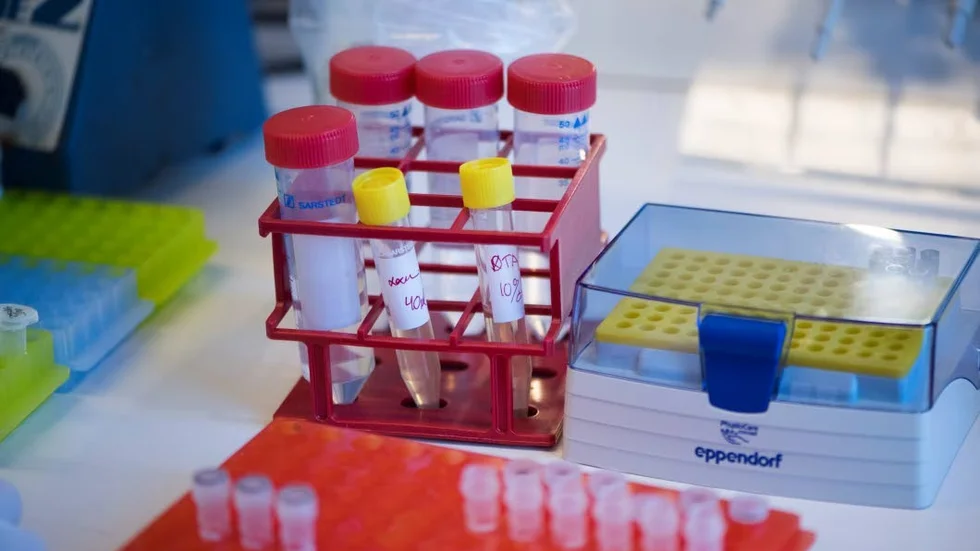 Vårdförbundet har slutit avtal med Region Norrbotten om en lönehöjning på 3000 kronor för biomedicinska analytiker som kan tänka sig att jobba natt på Sunderby sjukhus.